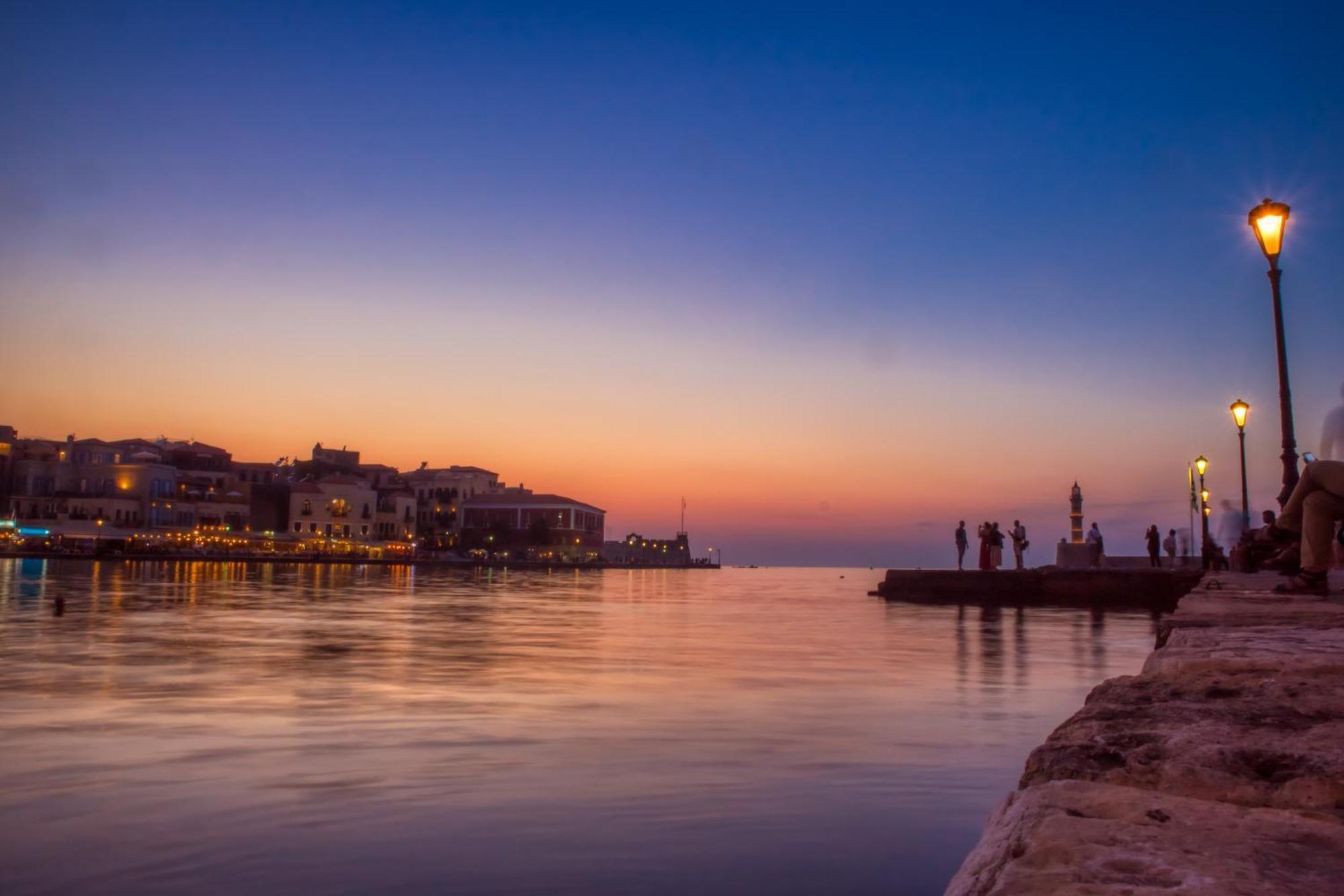 Chanialiving Venetian Luxury House-Near Plaza Parking Ханя Екстериор снимка