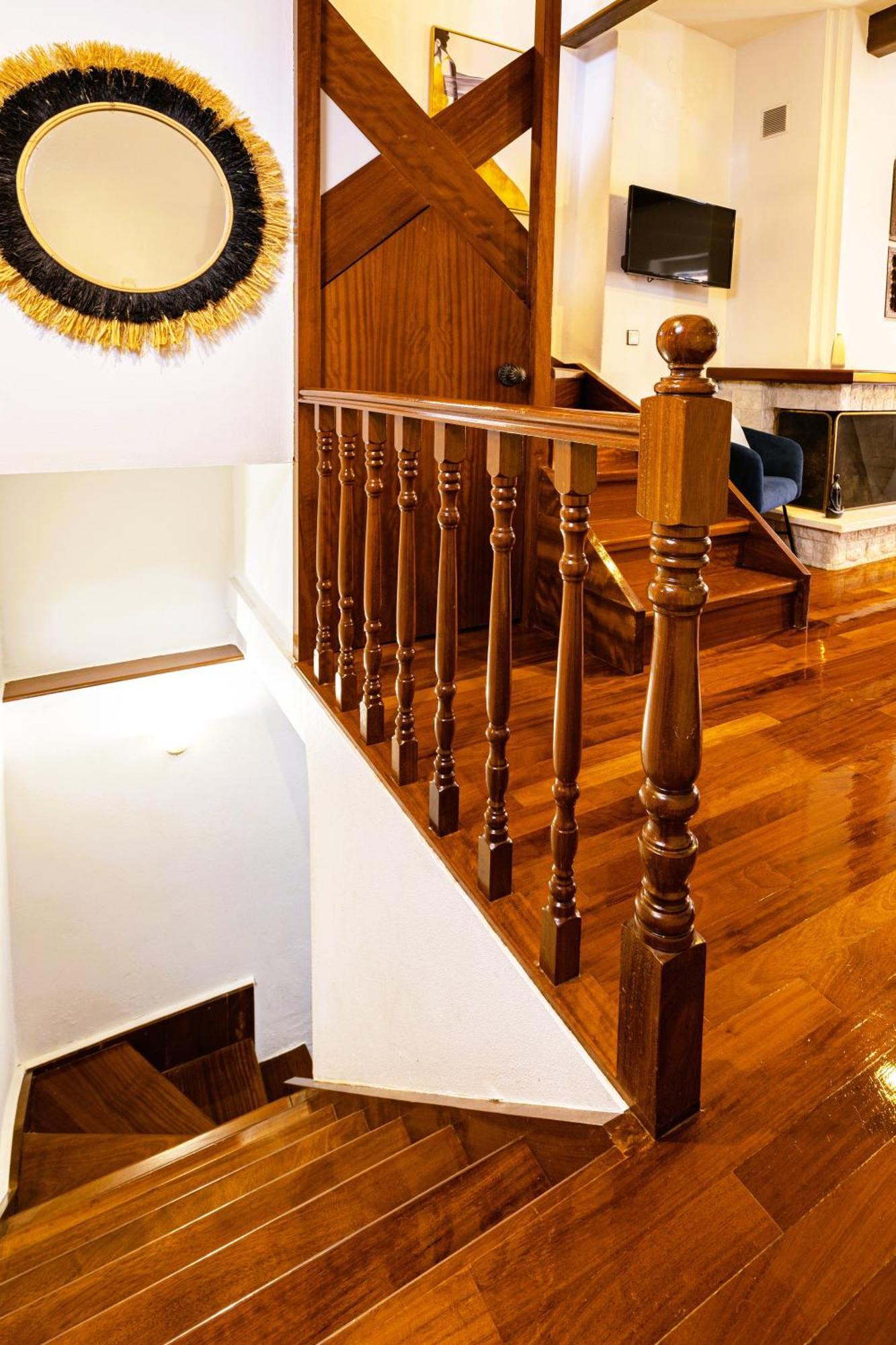 Chanialiving Venetian Luxury House-Near Plaza Parking Ханя Екстериор снимка