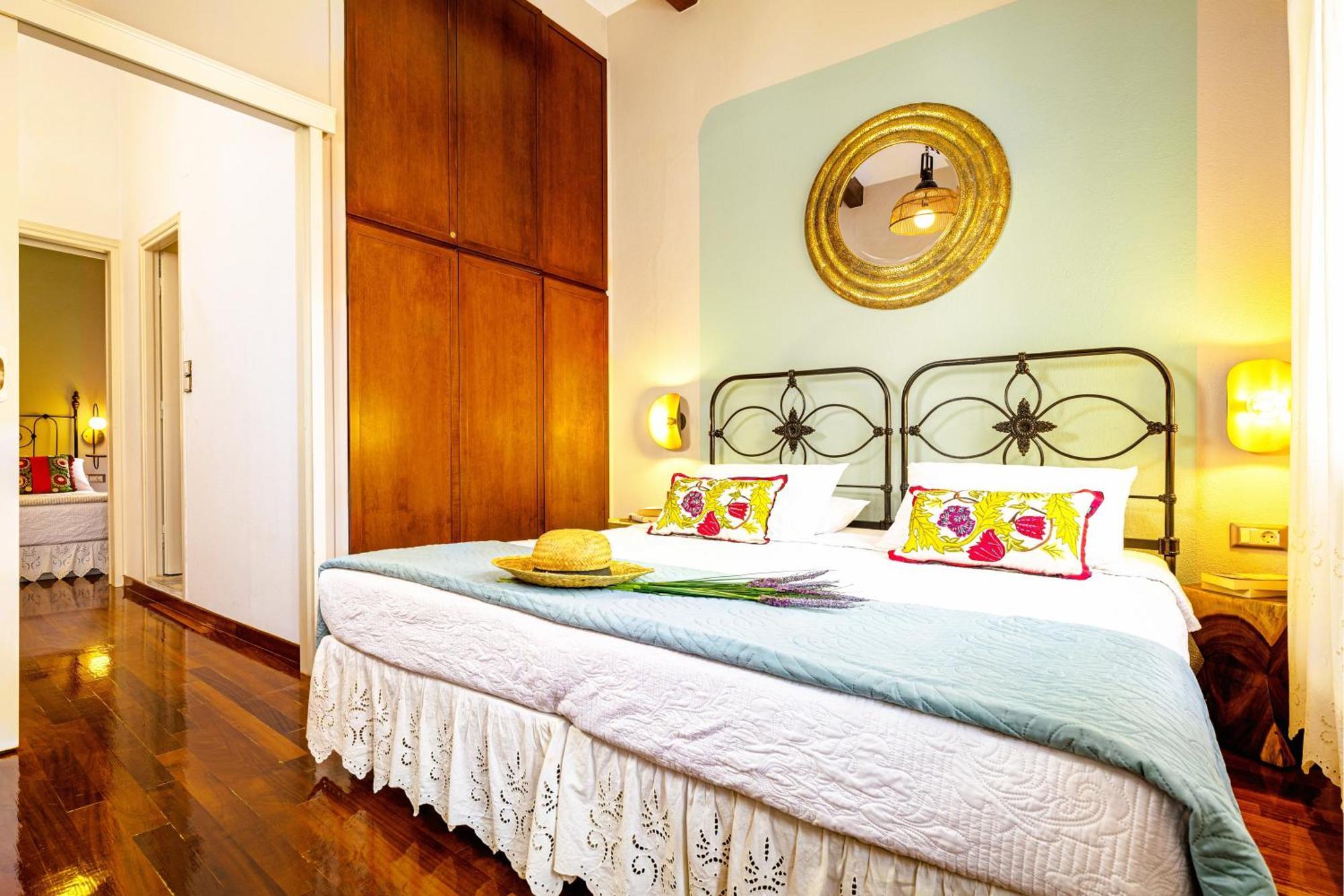 Chanialiving Venetian Luxury House-Near Plaza Parking Ханя Екстериор снимка